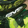 EVS R2 Race Collar-YOUTH BLK -COLLARIN - Imagen 3